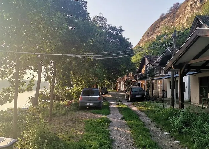 Vikendica Tisa Dukatar * Titel